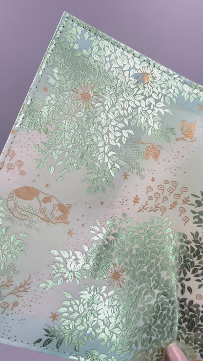 日常をハレの日に ブックカバー 「Sunlit Leaves」